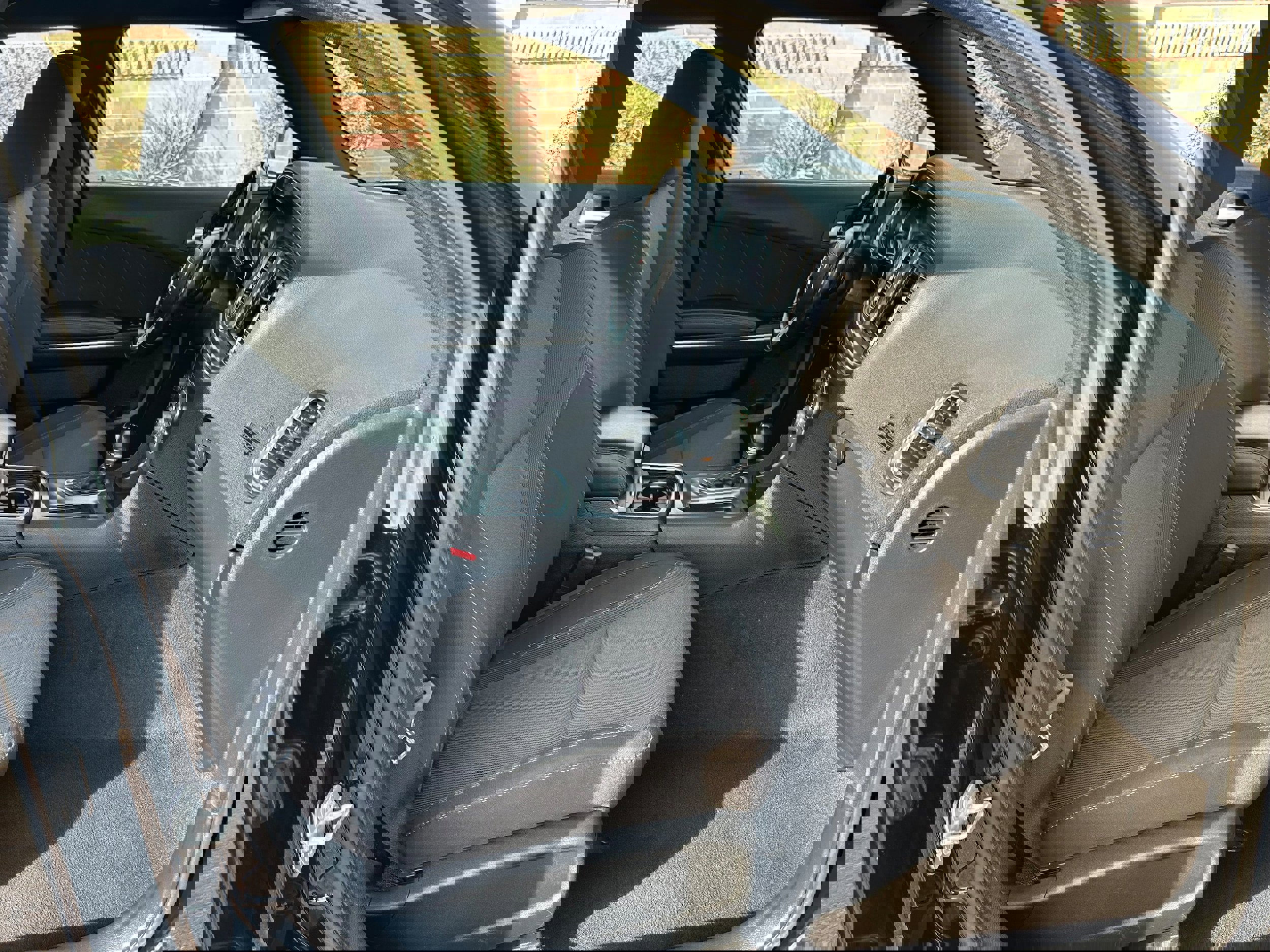 Used 2020 Dodge Charger SXT image 11