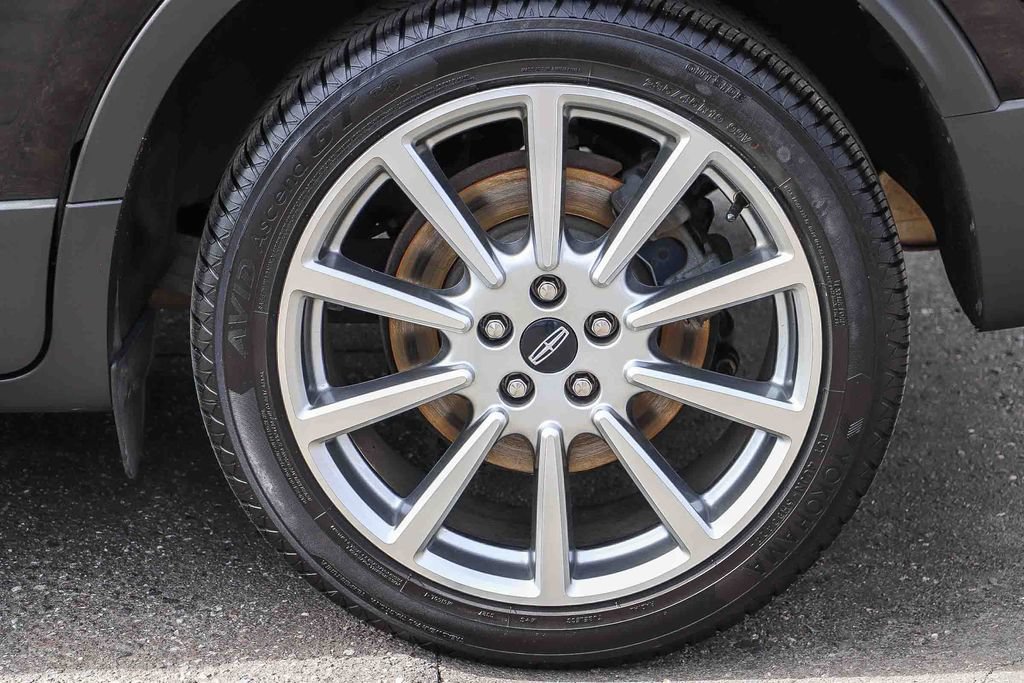 Used 2019 Lincoln MKC Reserve FWD image 14