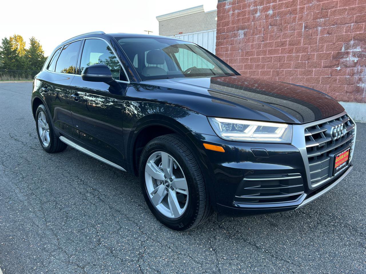 Used 2018 Audi Q5 2.0T Premium Plus w/ Premium Plus Package image 3