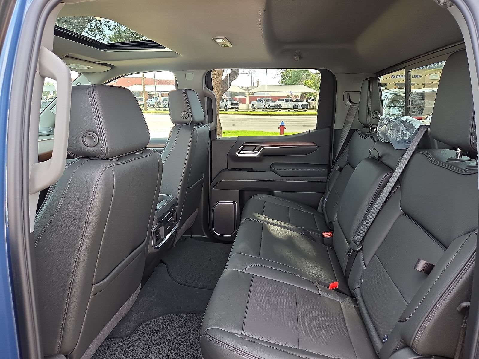 New 2026 GMC Sierra 1500 Denali w/ Denali Reserve Package AWD/4WD image 9