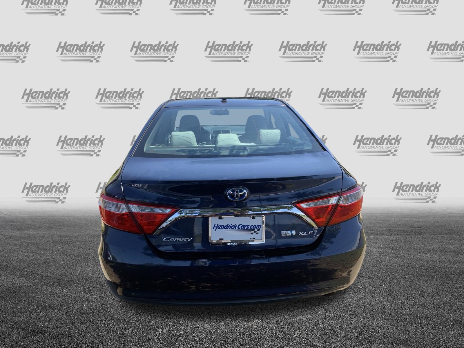 Used 2015 Toyota Camry XLE w/ Moonroof Package FWD image 9