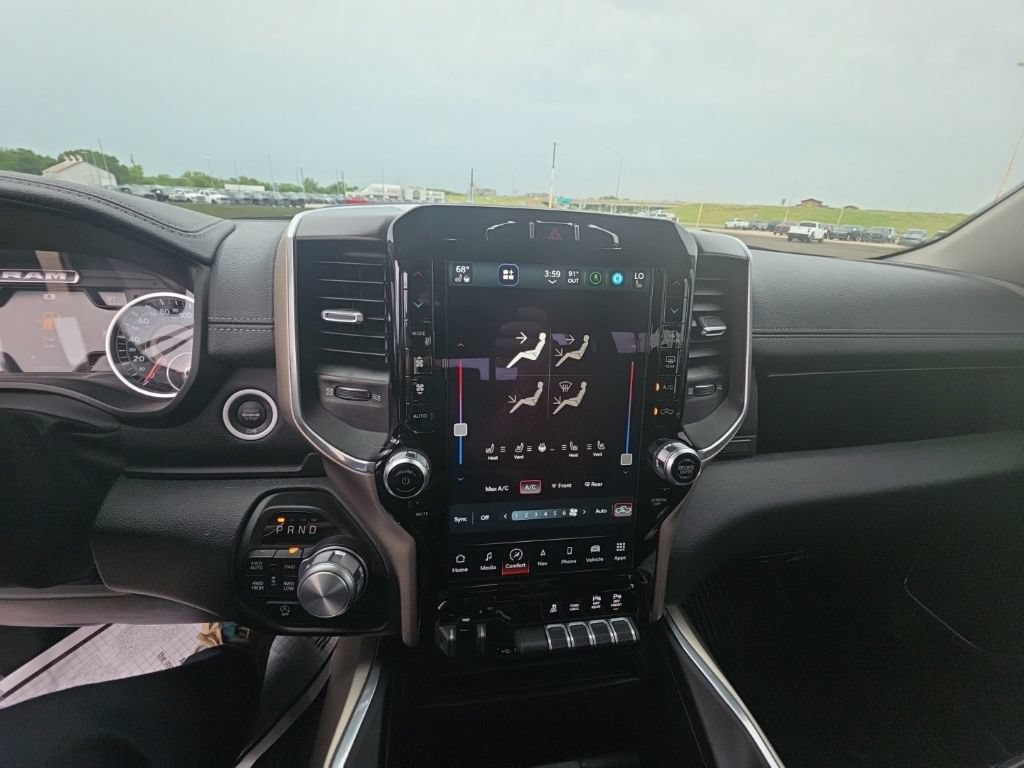 Used 2022 RAM 1500 Laramie w/ Laramie Southwest Edition AWD/4WD image 11