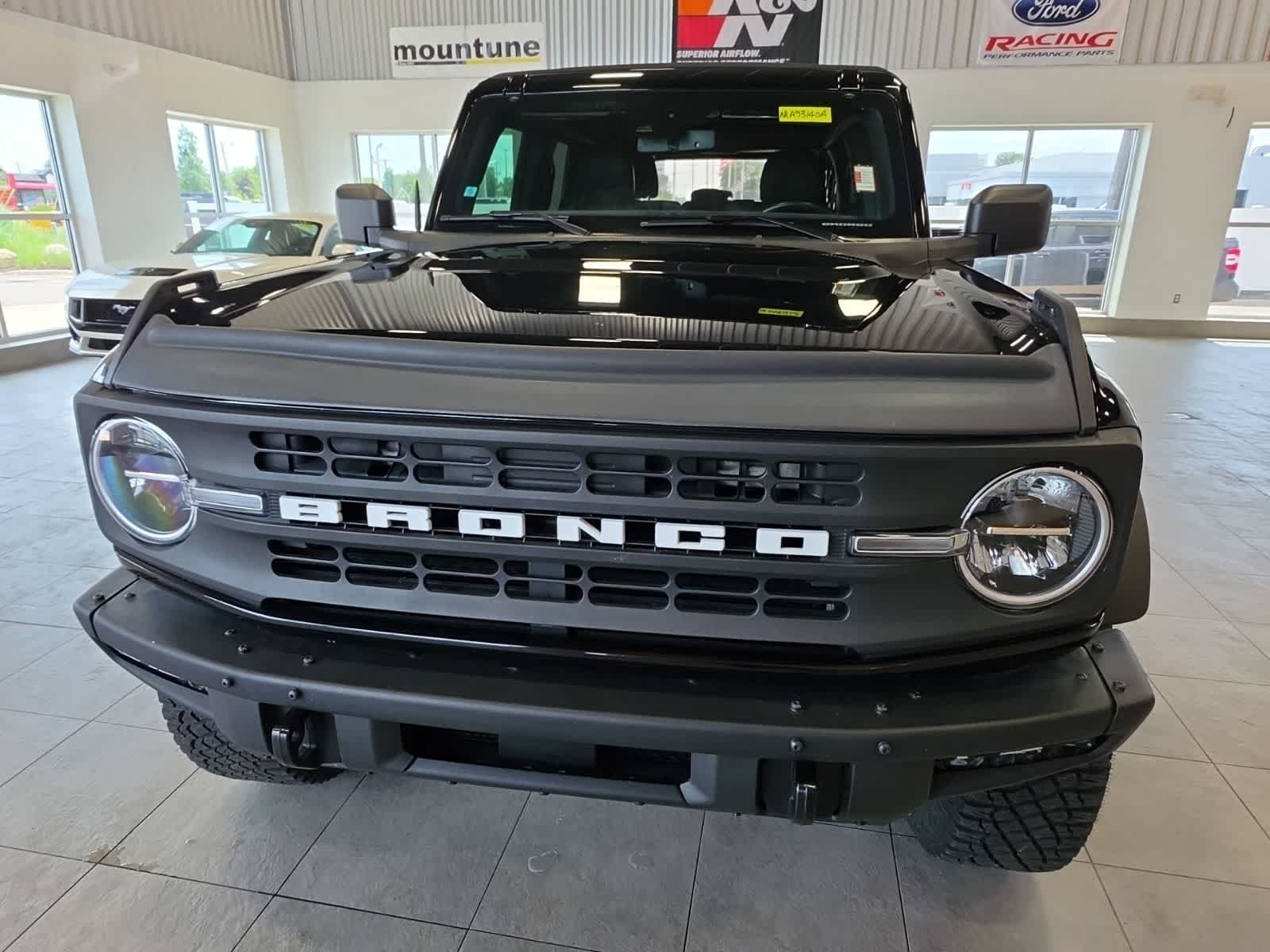 Used 2022 Ford Bronco Black Diamond w/ Sasquatch Package AWD/4WD image 3