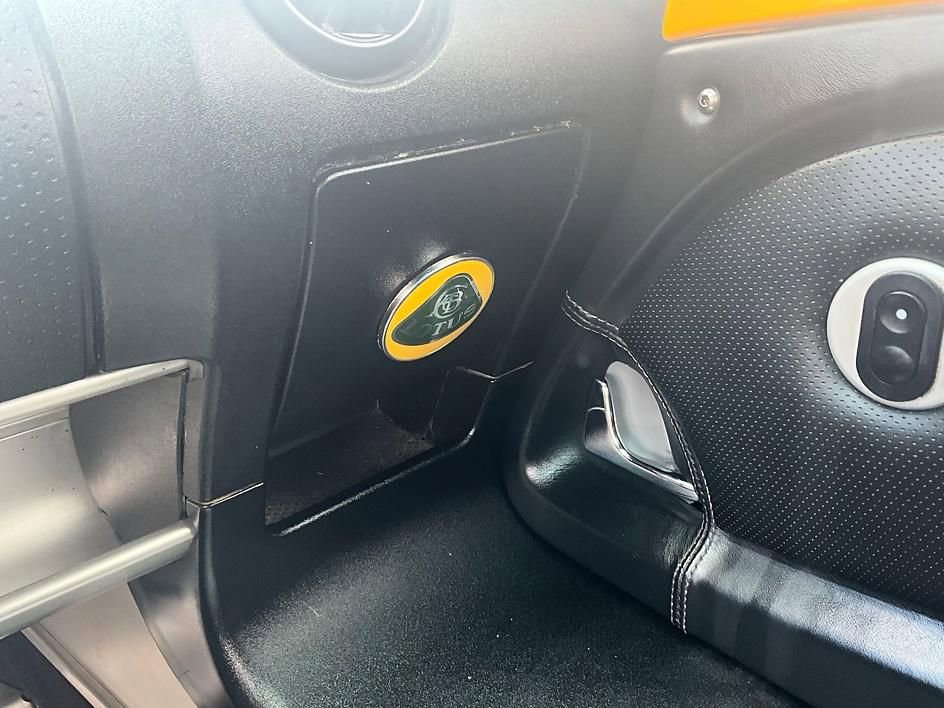 Used 2005 Lotus Elise RWD image 22