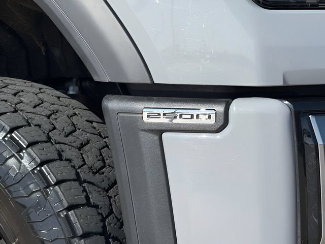 Used 2025 GMC Sierra 2500 AT4 w/ AT4 Premium Plus Package AWD/4WD image 10