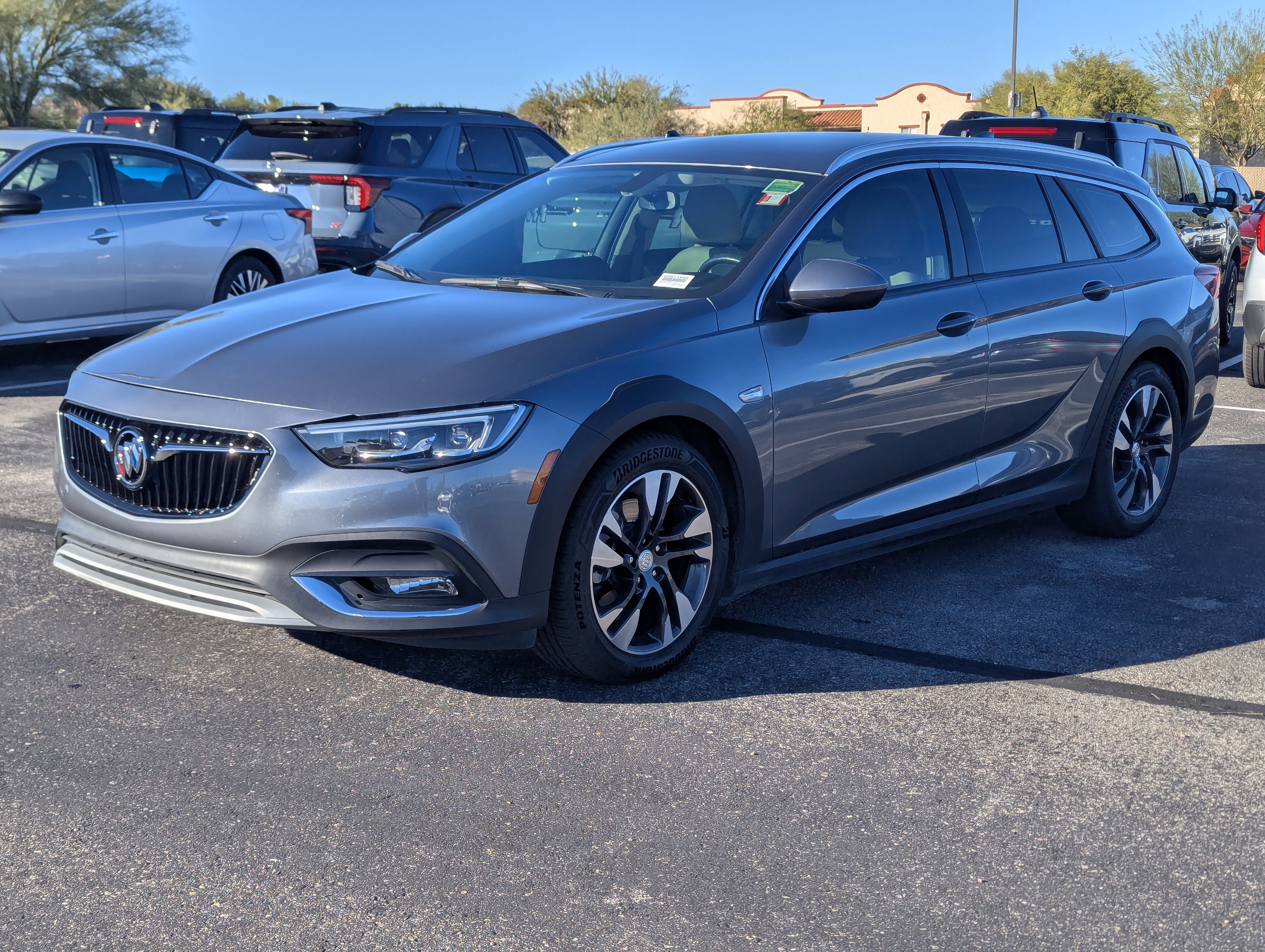 Used 2020 Buick Regal Preferred w/ Sights and Sounds Package image 5