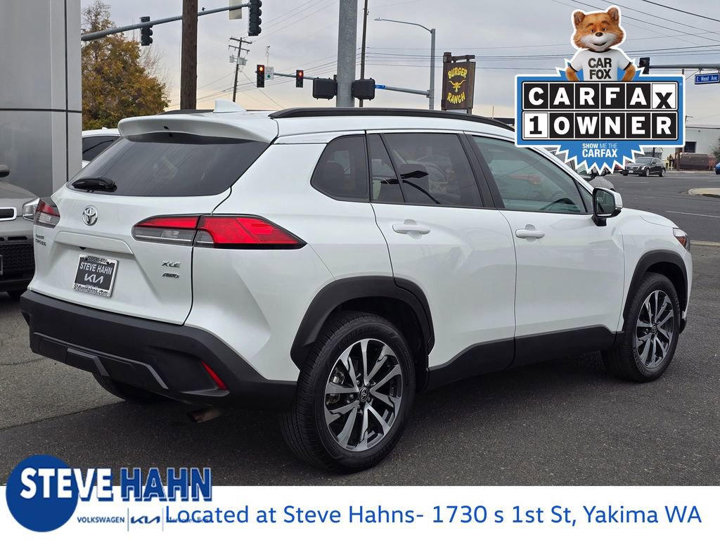 Used 2024 Toyota Corolla Cross XLE w/ Convenience Package image 5