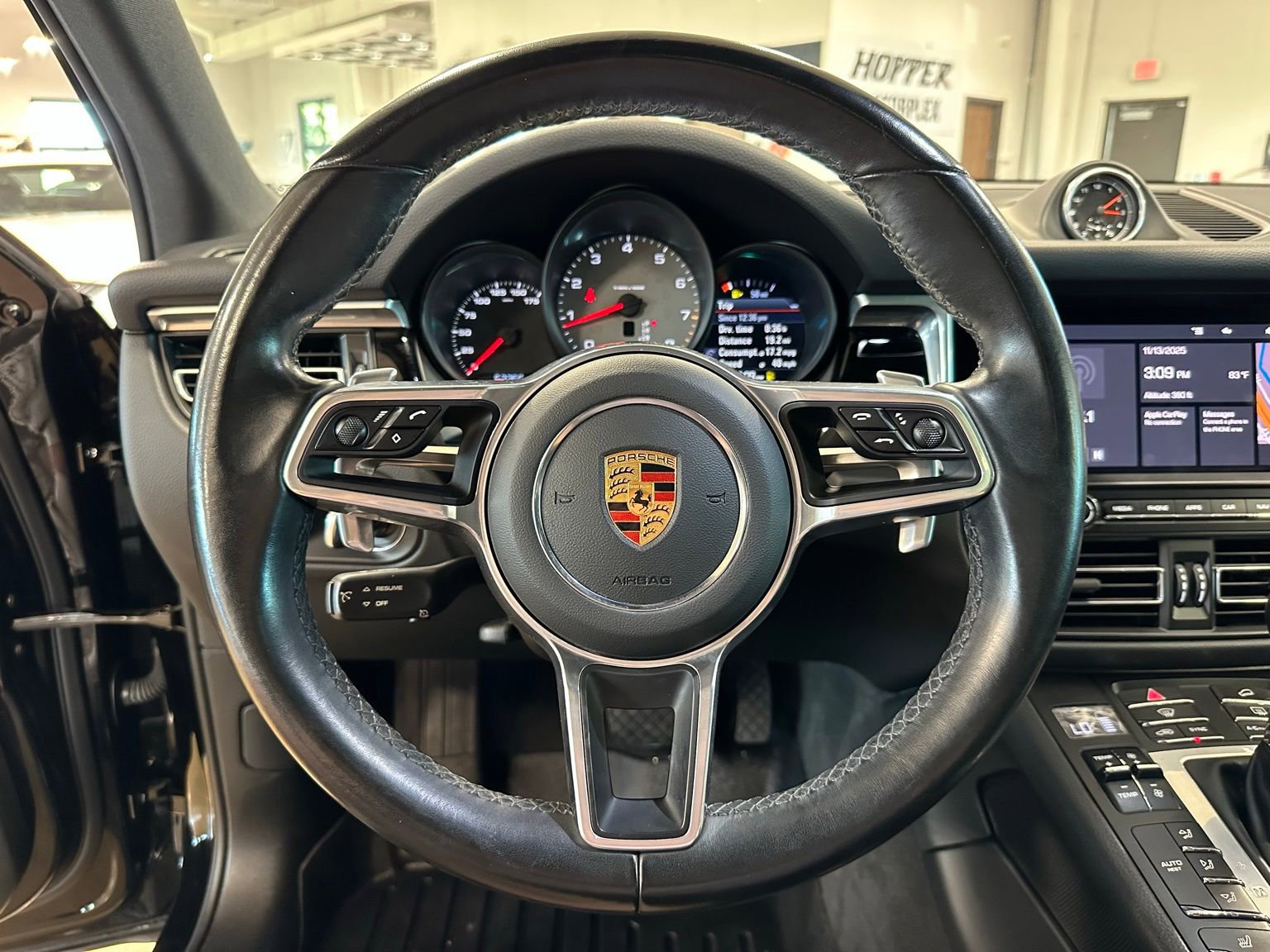 Used 2021 Porsche Macan S image 16