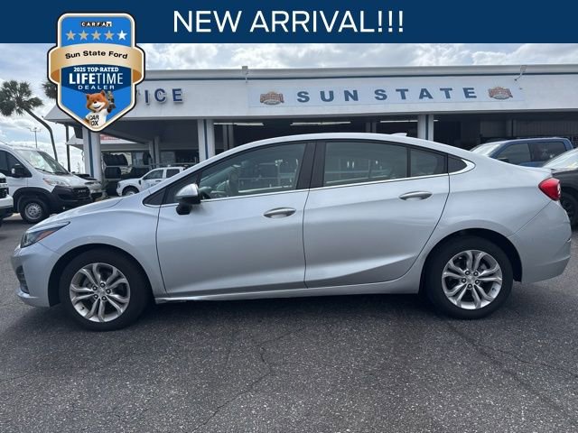 Used 2019 Chevrolet Cruze LT FWD image 1