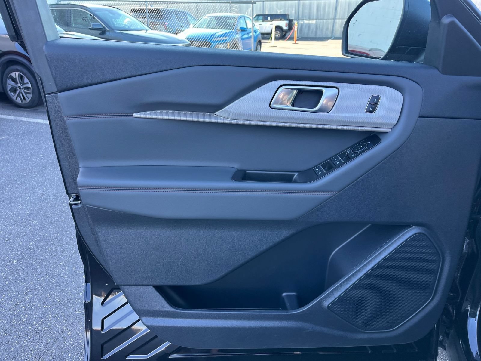 Used 2026 Ford Explorer Active RWD image 18