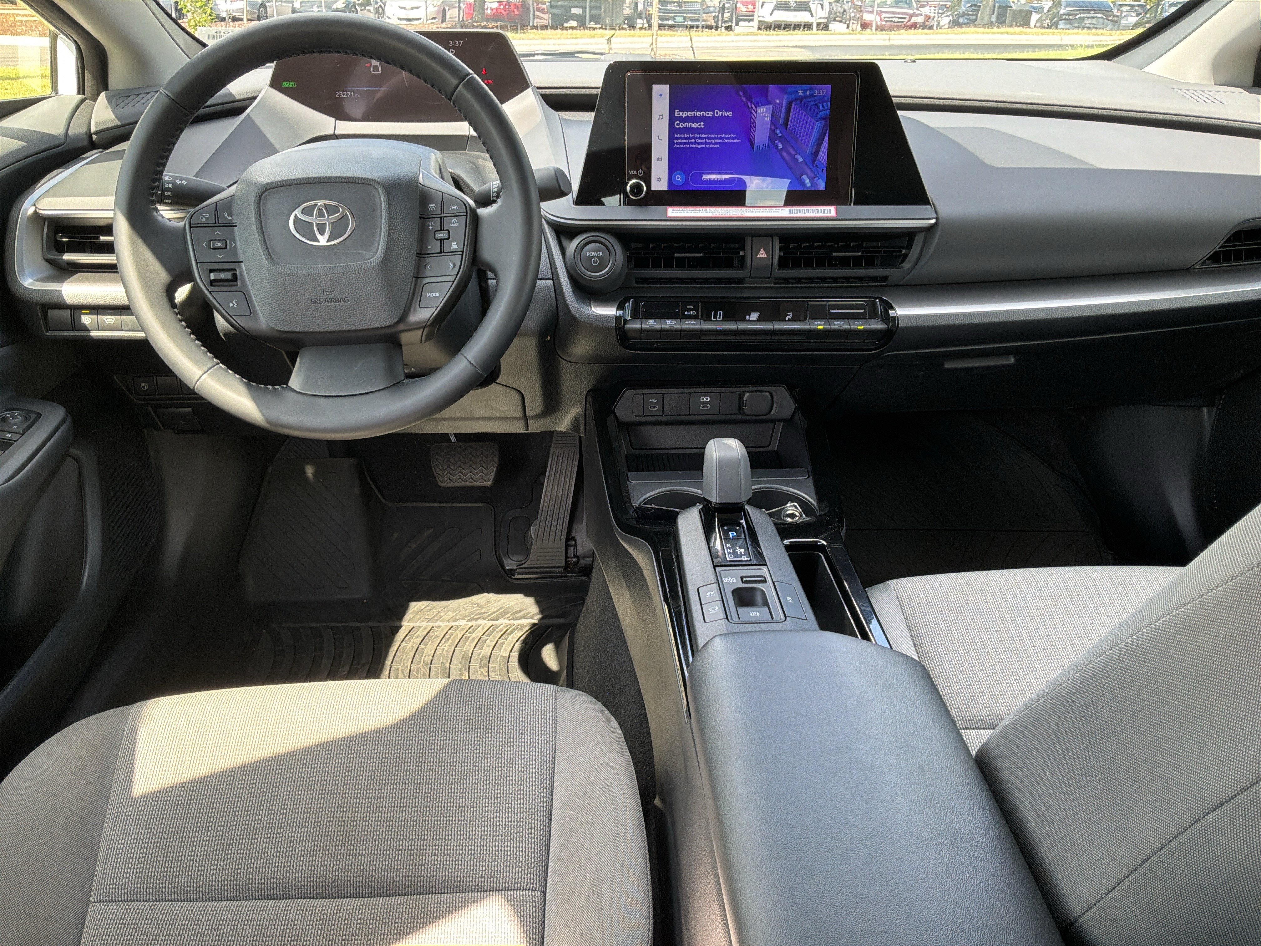 Used 2024 Toyota Prius LE FWD image 28