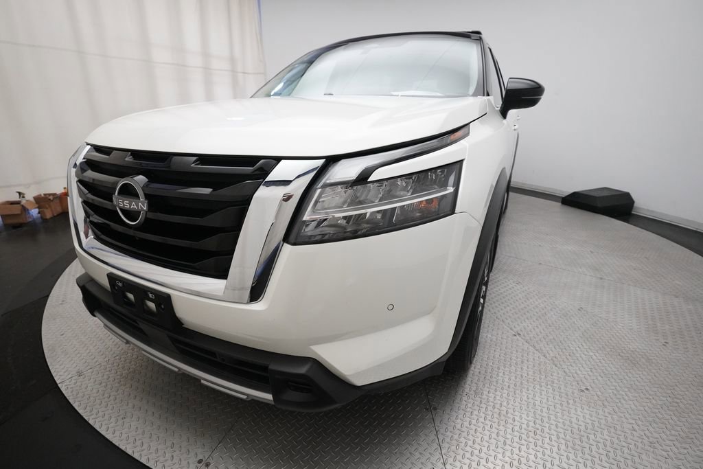 Certified 2023 Nissan Pathfinder Platinum AWD/4WD image 12
