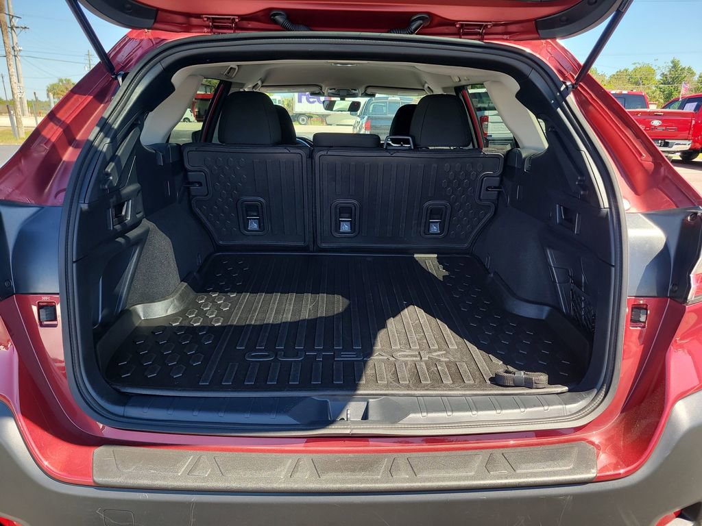 Used 2025 Subaru Outback Premium image 8