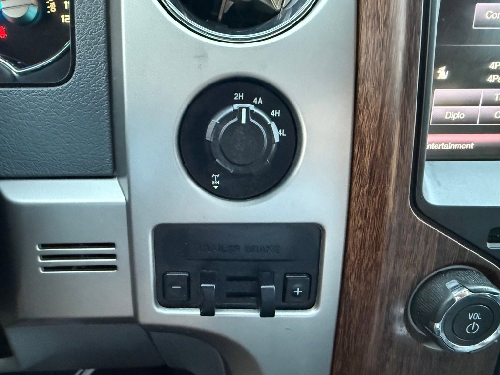 Used 2014 Ford F150 Lariat w/ Equipment Group 502A Luxury image 32