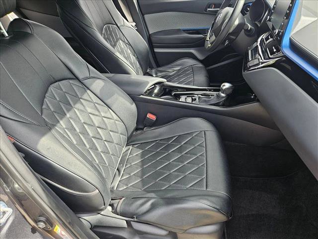 Used 2019 Toyota C-HR XLE image 19