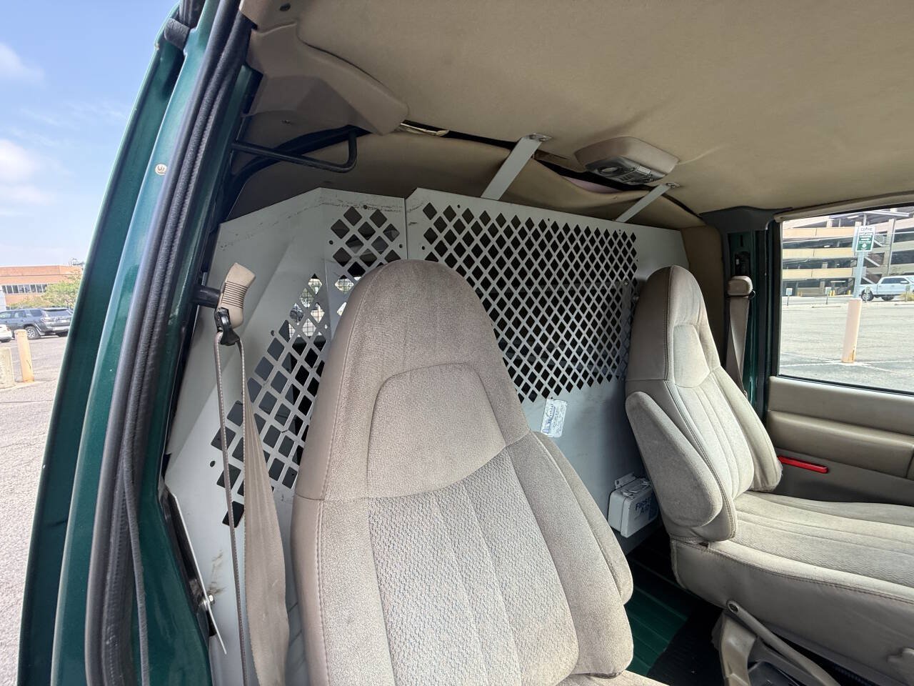 Used 2000 Chevrolet Astro AWD w/ Convenience Group image 30