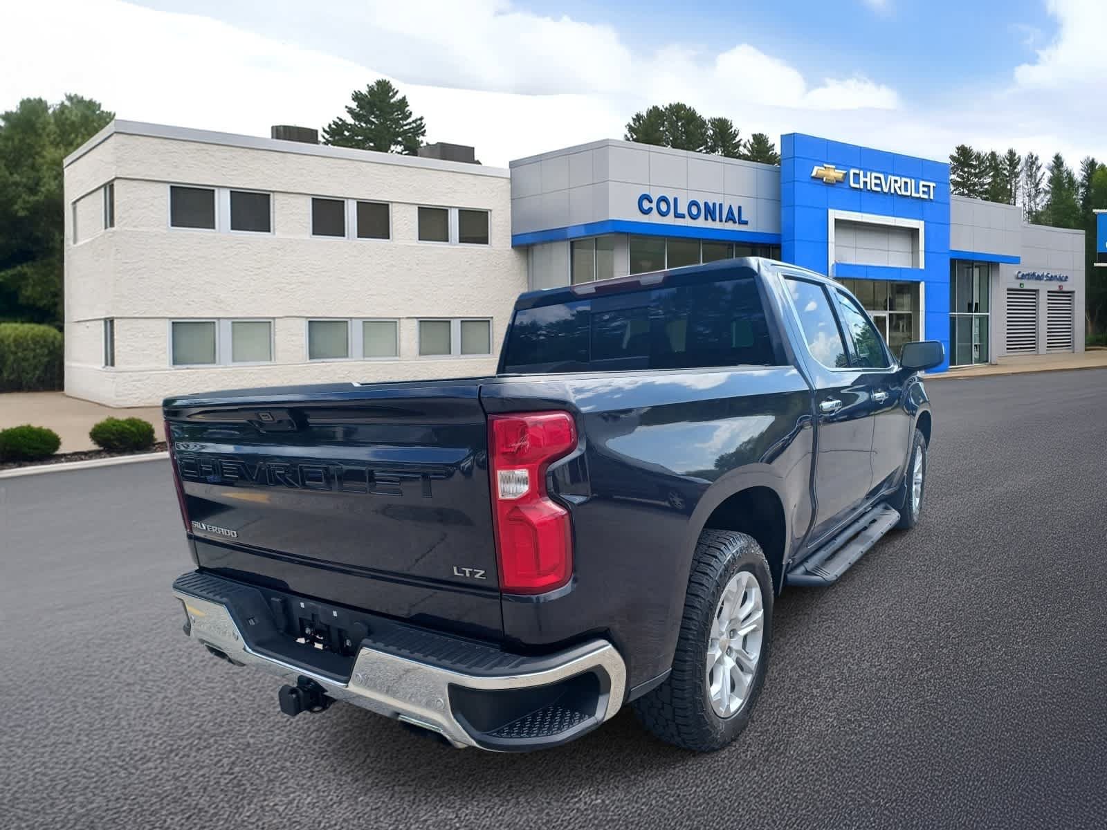Used 2022 Chevrolet Silverado 1500 LTZ w/ LTZ Premium Package AWD/4WD image 4
