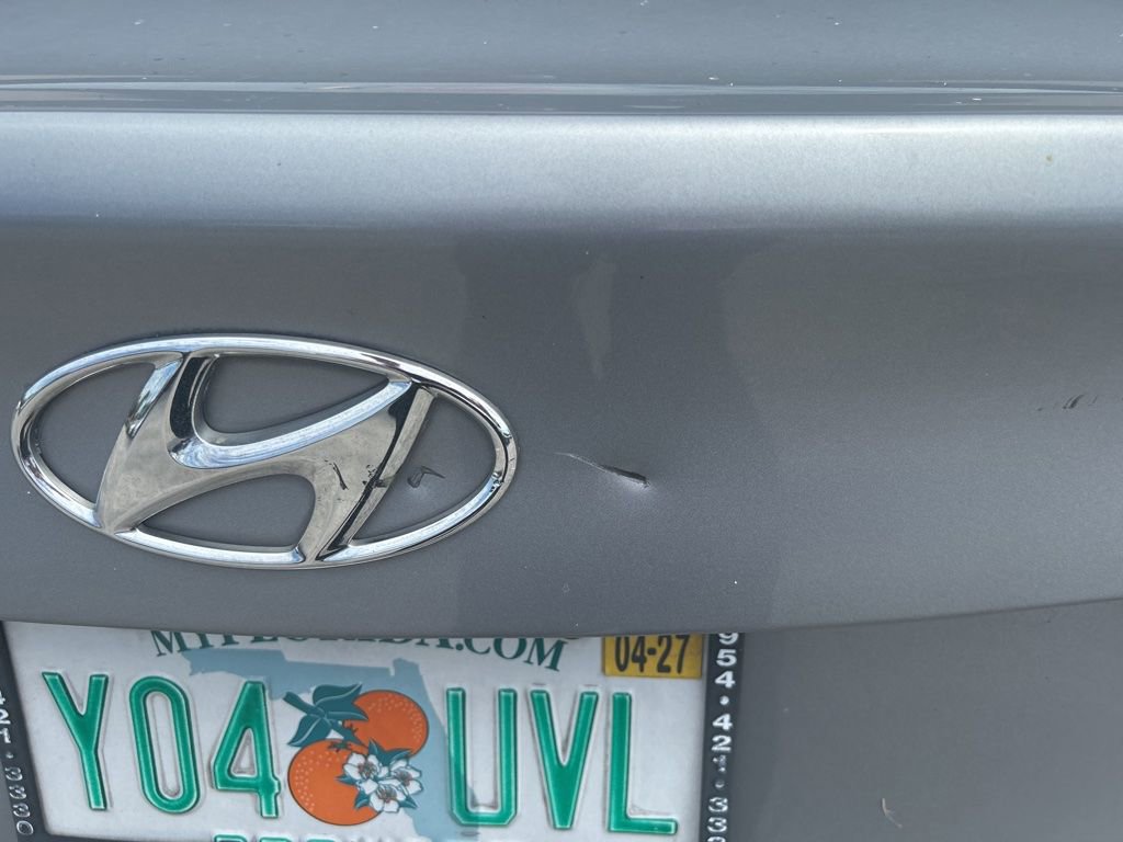 Used 2013 Hyundai Elantra GLS w/ Preferred Pkg FWD image 13