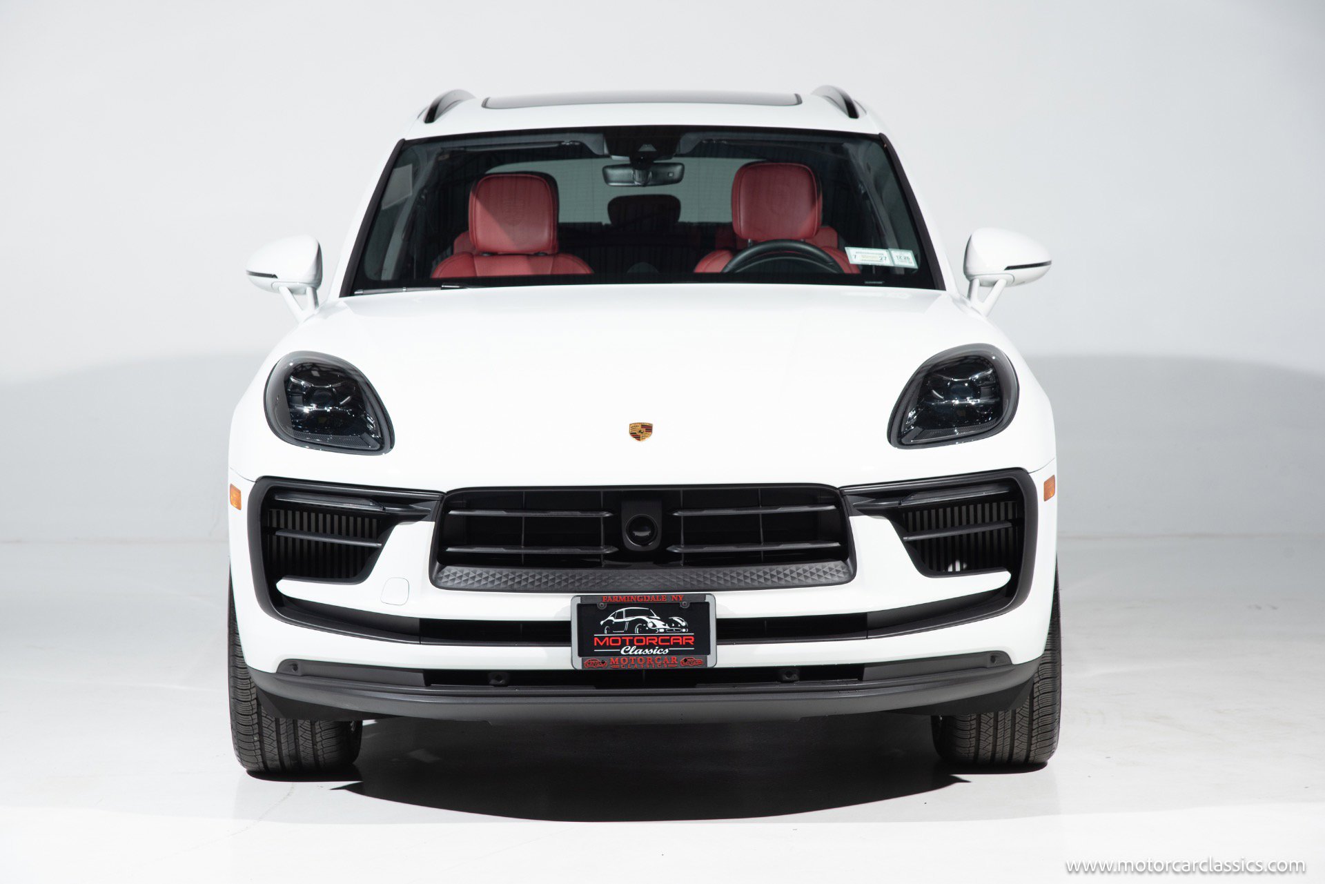 Used 2024 Porsche Macan S AWD/4WD image 2