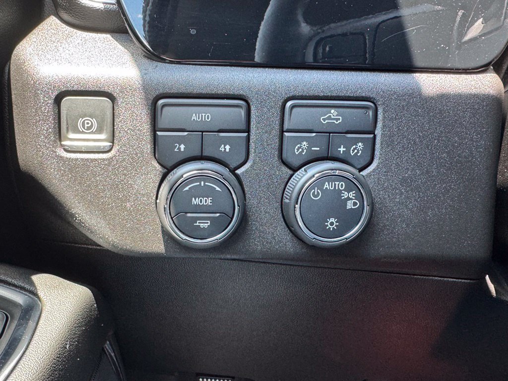 Used 2024 Chevrolet Silverado 1500 LT AWD/4WD image 31
