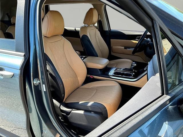 Certified 2023 Kia Carnival EX FWD image 32