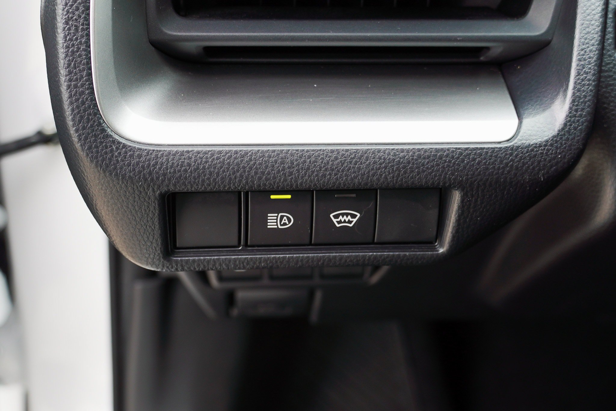 Certified 2024 Toyota Prius LE AWD/4WD image 18