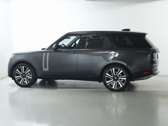 Used 2023 Land Rover Range Rover SE AWD/4WD image 4