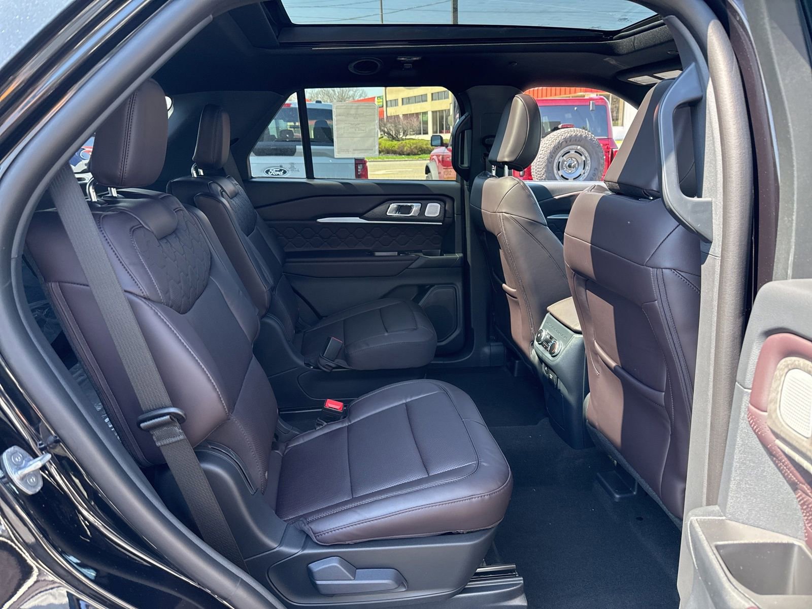 New 2026 Ford Explorer Platinum image 11