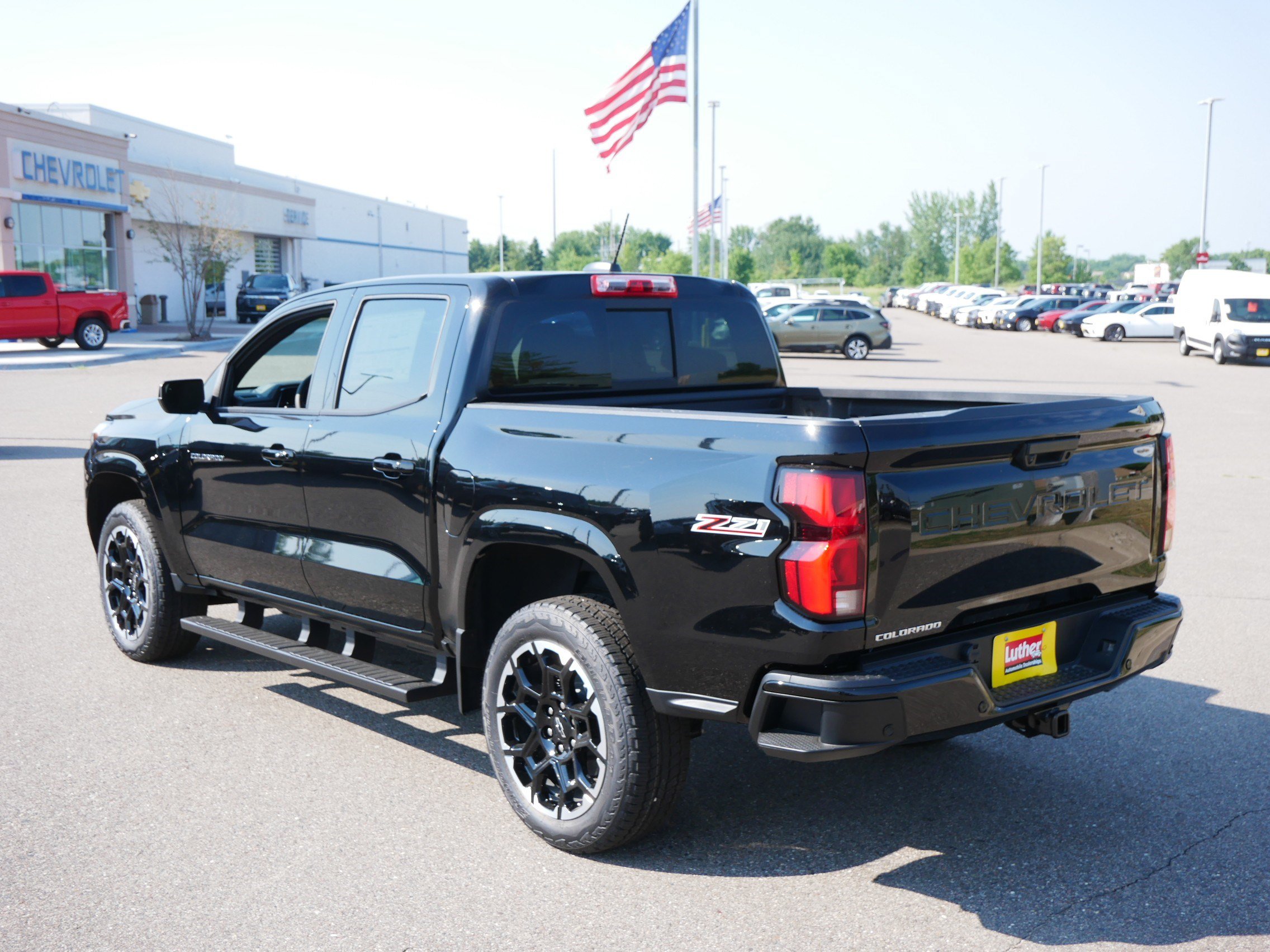 New 2026 Chevrolet Colorado Z71 w/ Z71 Convenience Package 2 AWD/4WD image 3