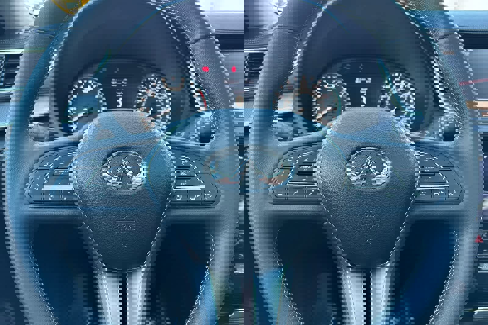 Used 2019 INFINITI QX50 Luxe w/ Navigation Package image 26