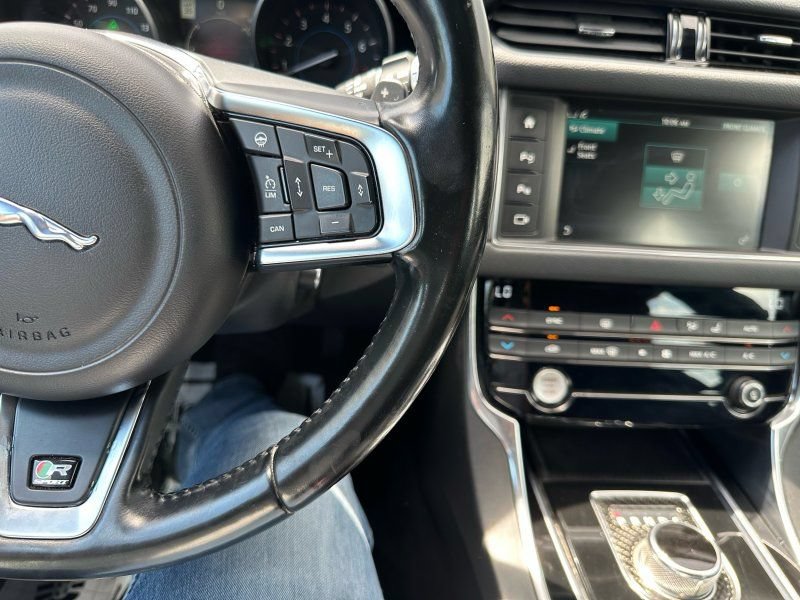 Used 2016 Jaguar XF R-Sport AWD/4WD image 17