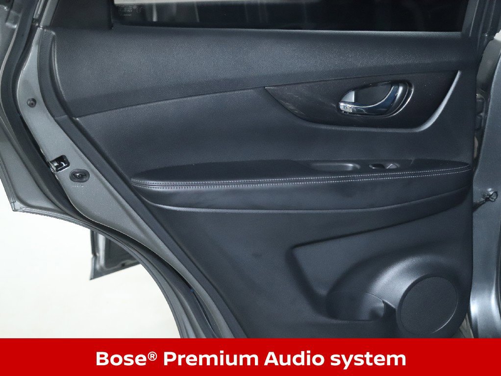 Used 2017 Nissan Rogue SV w/ Sun & Sound Touring Package AWD/4WD image 14