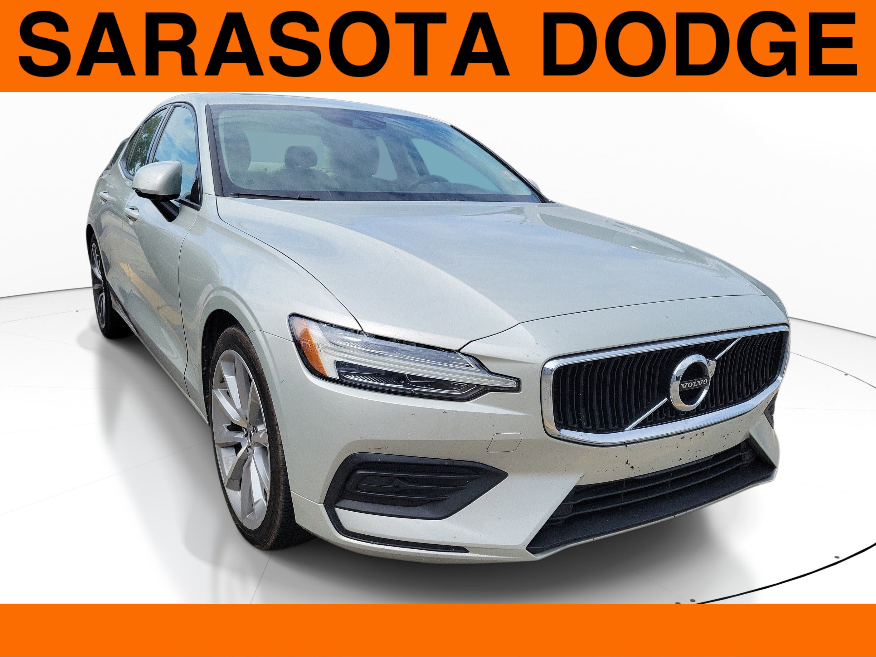Used 2020 Volvo S60 T5 Momentum w/ Premium Package FWD image 1