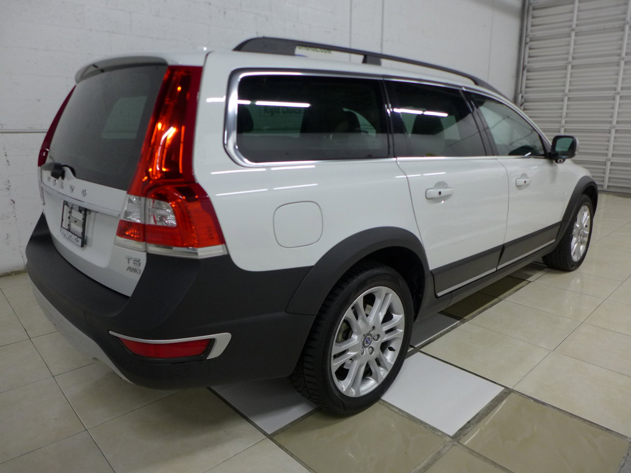 Used 2016 Volvo XC70 T5 Platinum w/ Protection Package image 5