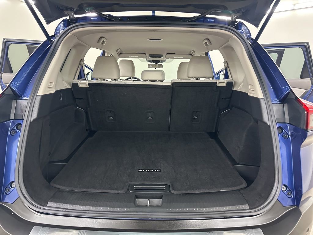 Used 2021 Nissan Rogue SV image 25