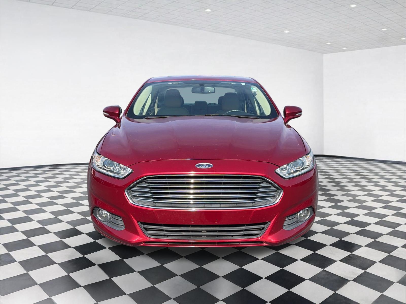 Used 2015 Ford Fusion SE w/ Equipment Group 202A FWD image 2