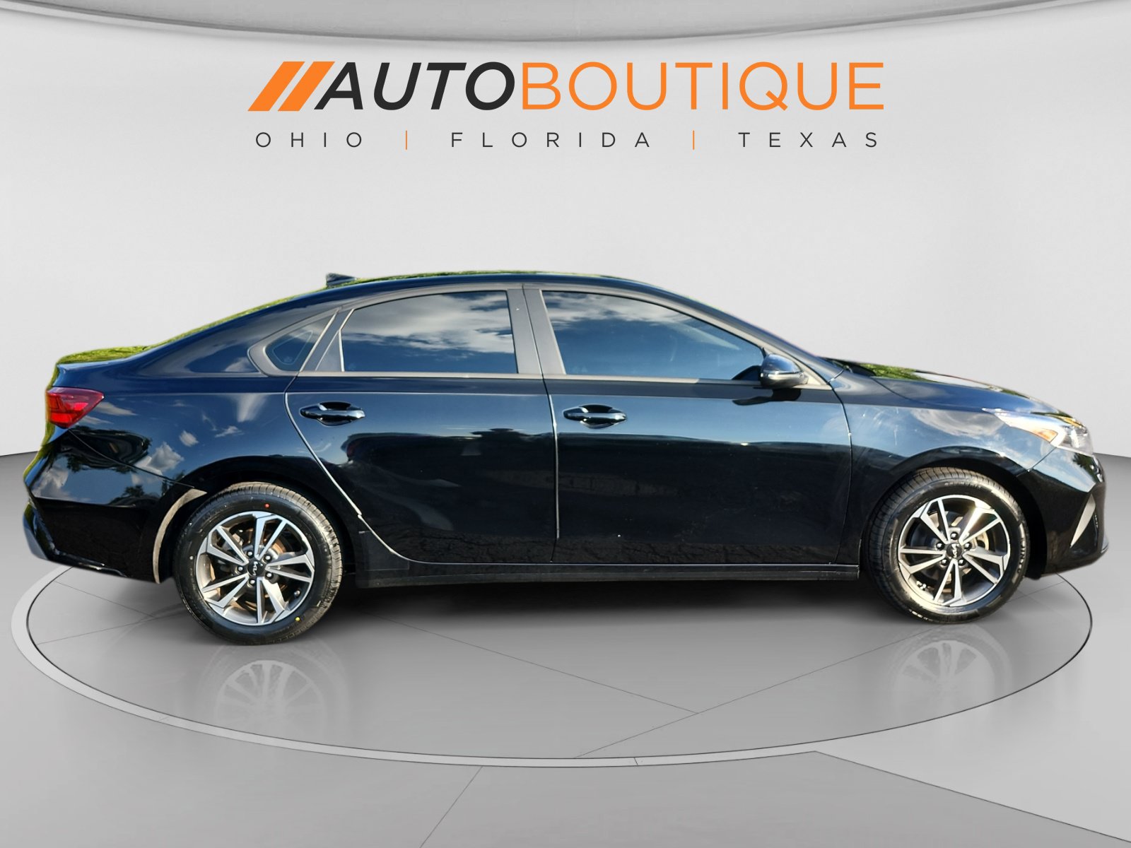 Used 2024 Kia Forte LXS w/ LXS Technology Package FWD image 6