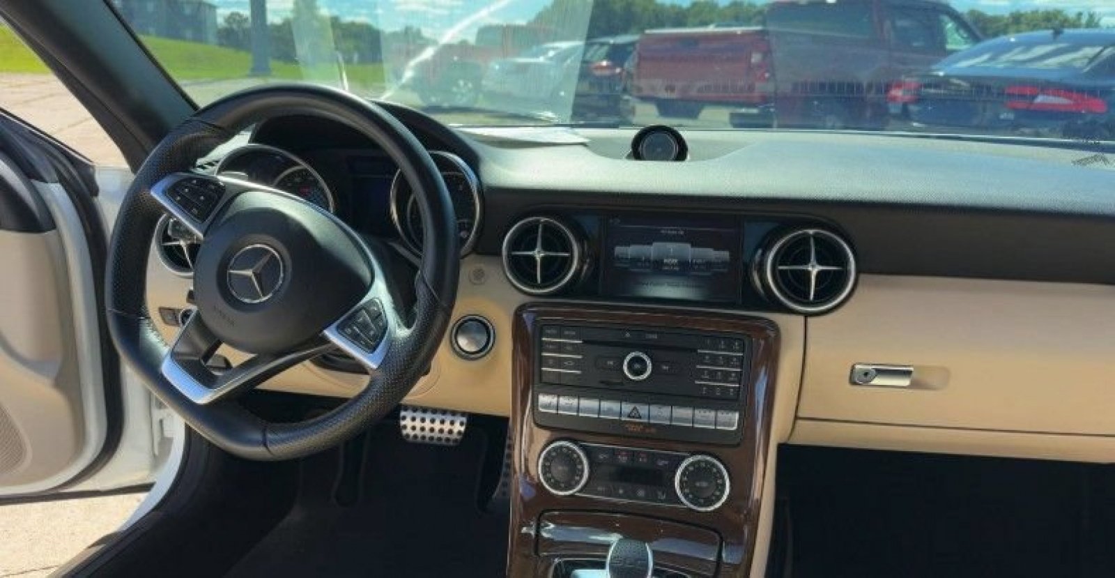 Used 2019 Mercedes-Benz SLC 300 image 13