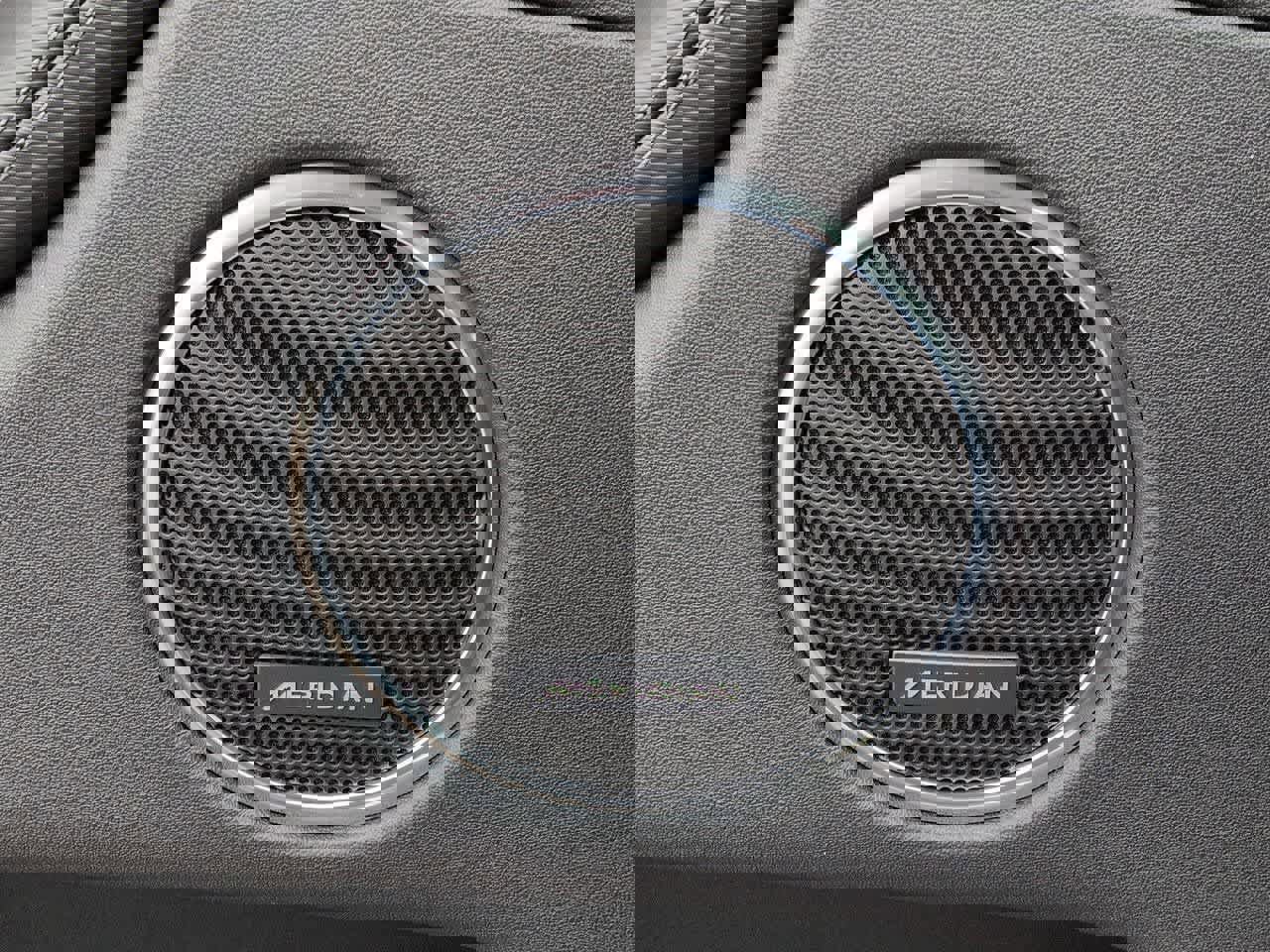 New 2026 Land Rover Discovery Sport Landmark image 32