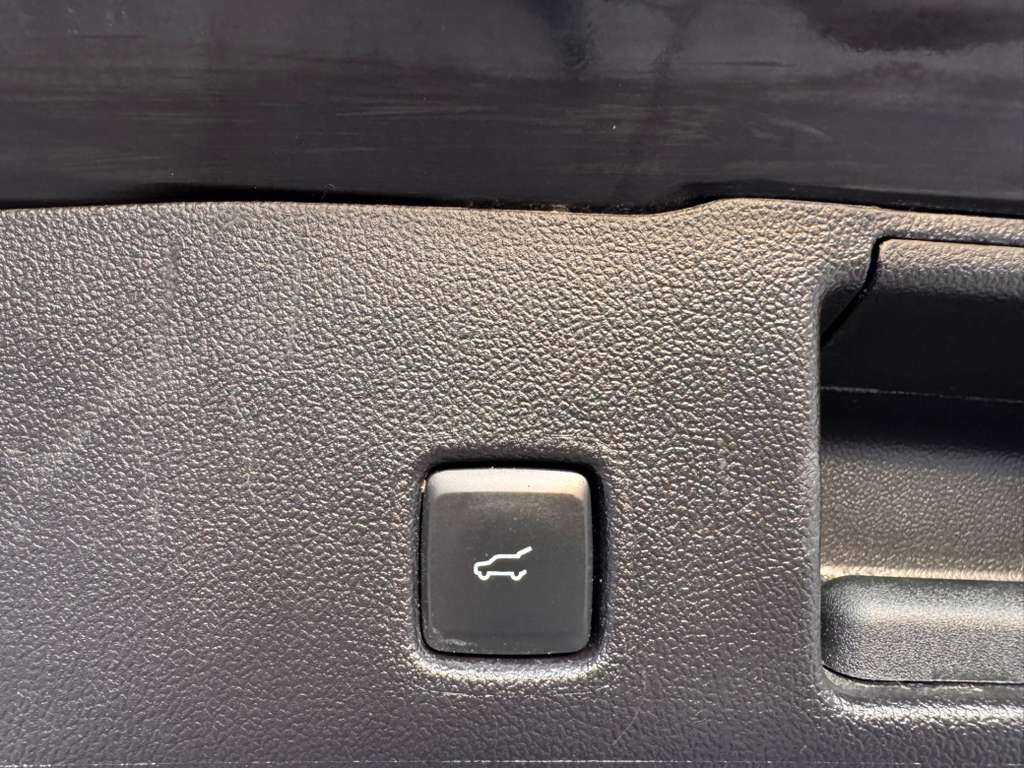 Used 2023 Ford Escape Active image 32