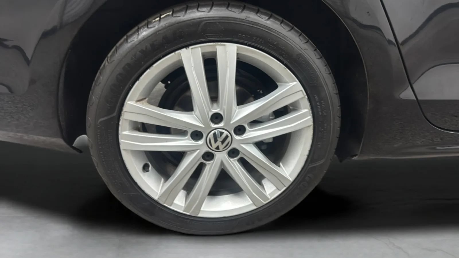 Used 2015 Volkswagen Jetta SEL FWD image 32
