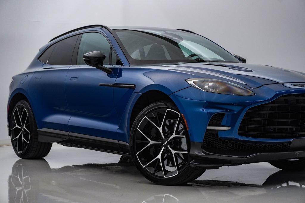 Used 2025 Aston Martin DBX 707 AWD/4WD image 2