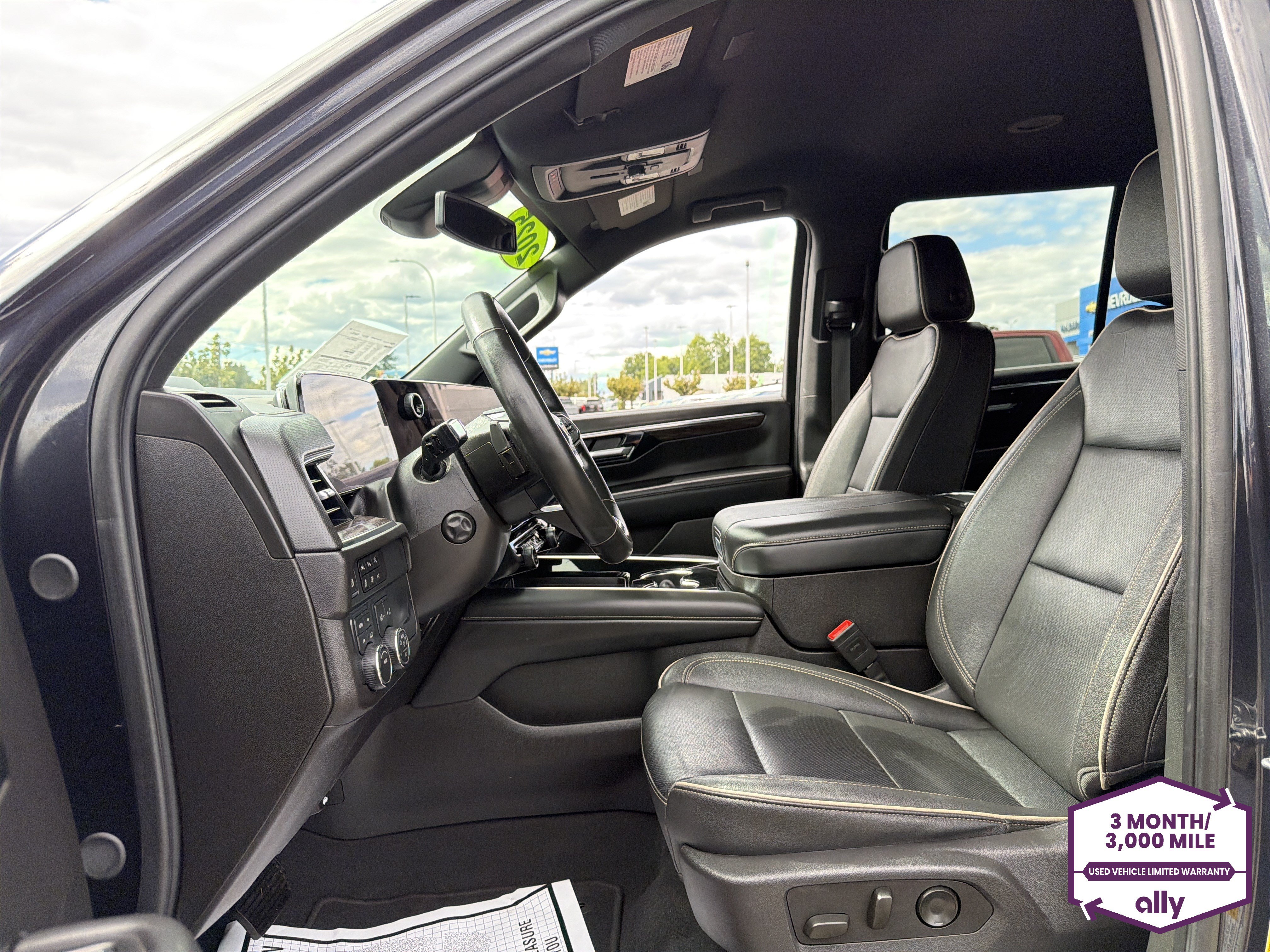 Used 2025 Chevrolet Tahoe Premier AWD/4WD image 10