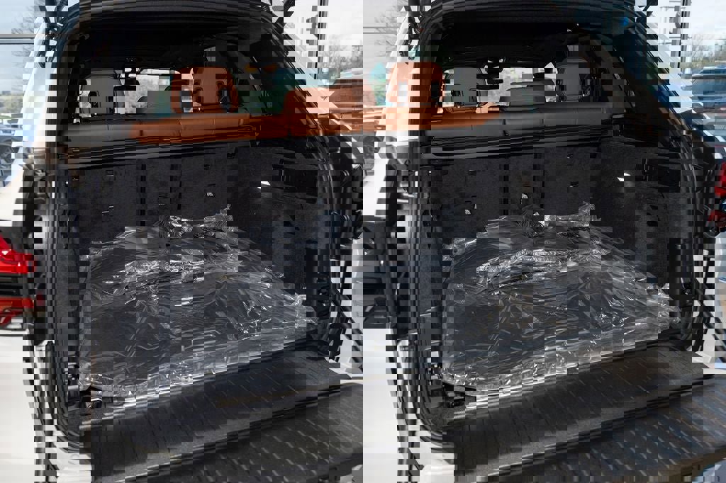 New 2026 BMW X5 xDrive50e image 11