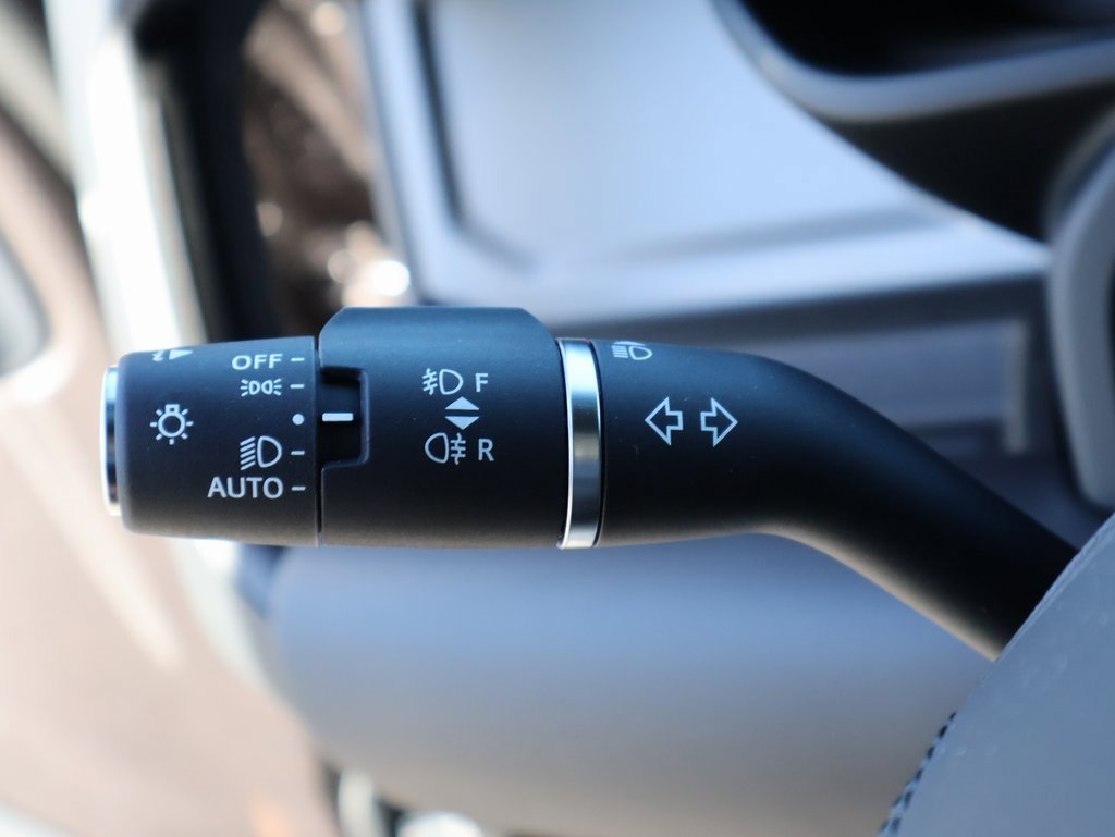 New 2026 Land Rover Defender 110 OCTA image 40