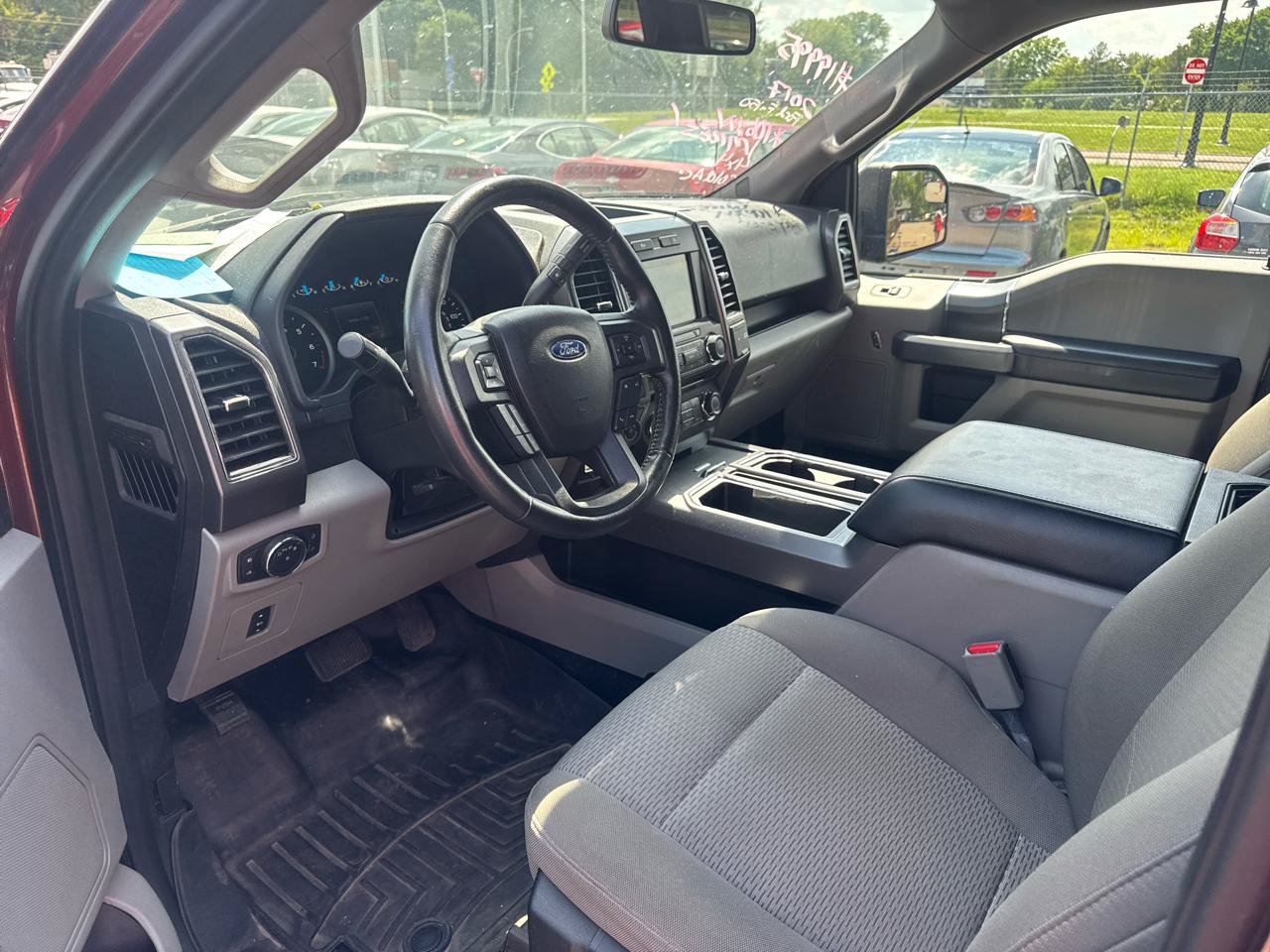Used 2017 Ford F150 XLT w/ Equipment Group 302A Luxury AWD/4WD image 9