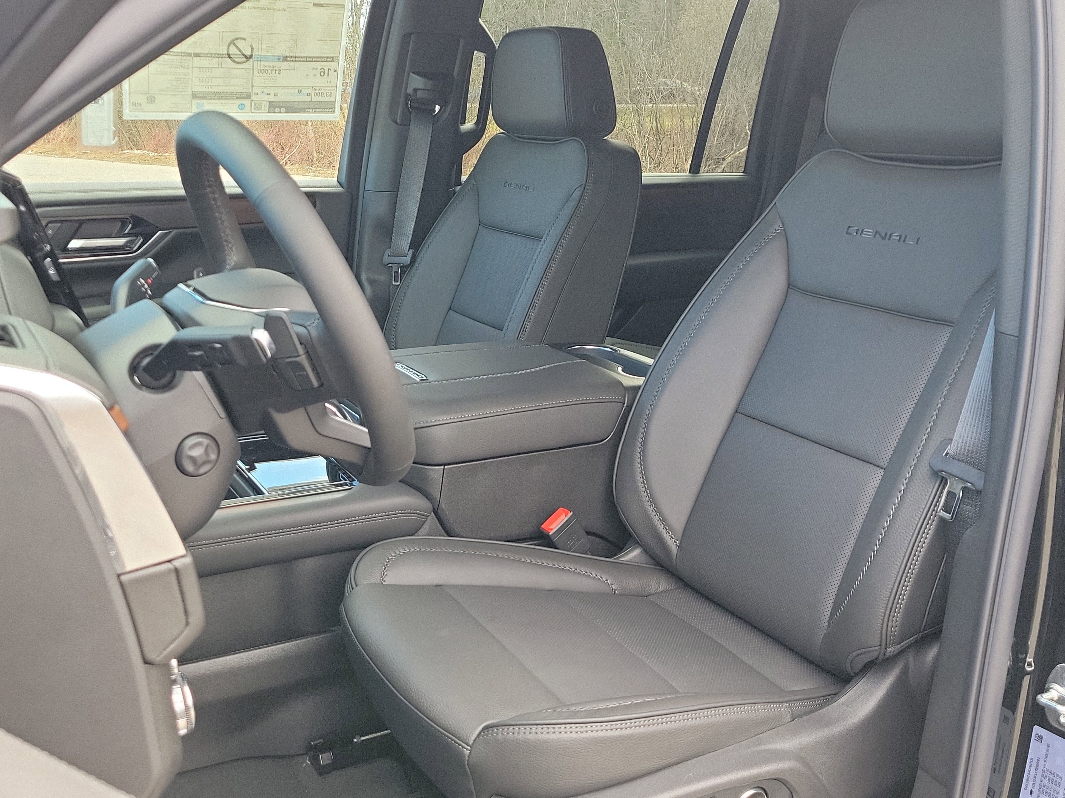New 2026 GMC Yukon XL Denali w/ Sun & Power Step Package AWD/4WD image 4
