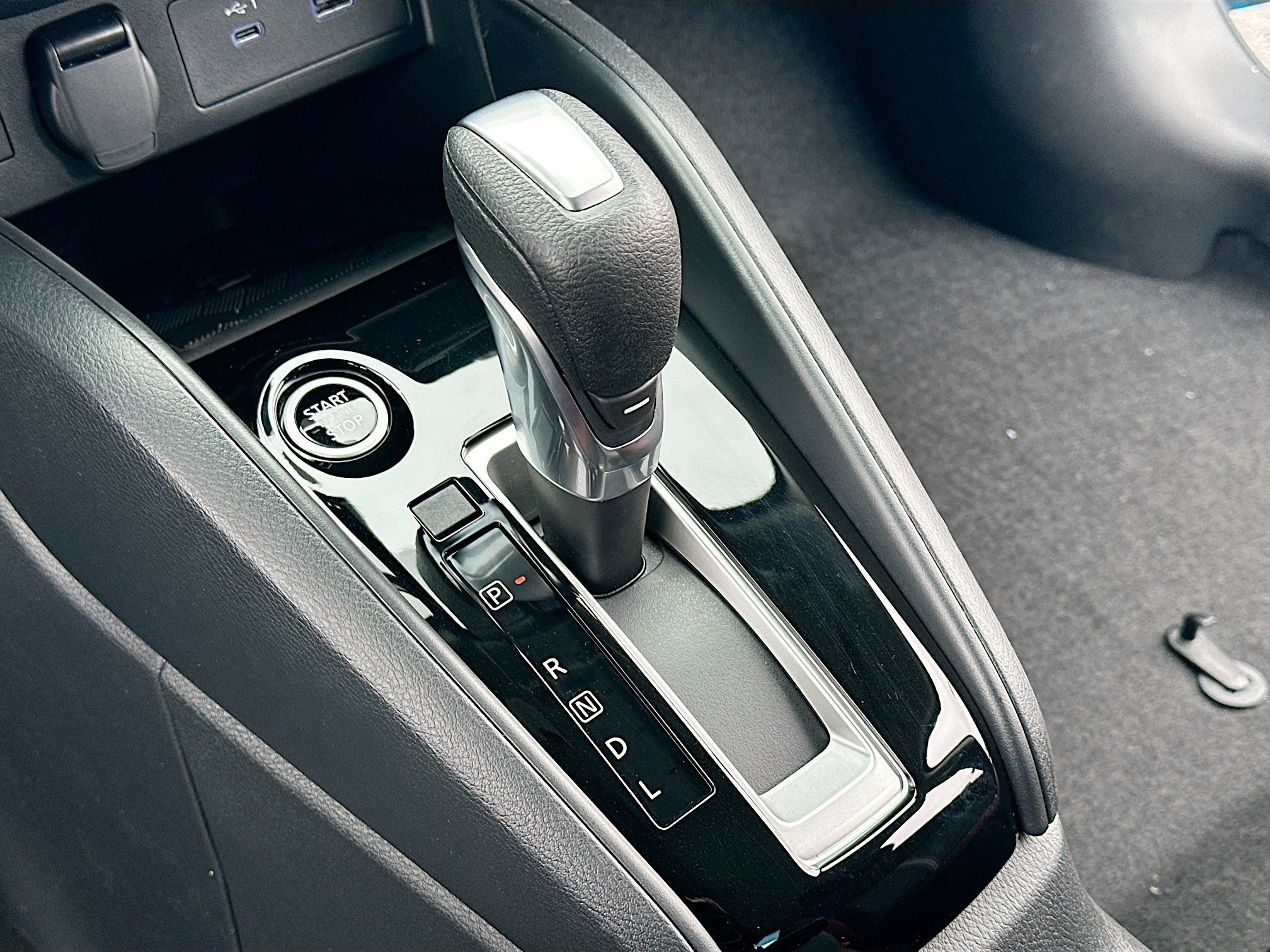 Used 2025 Nissan Versa SR w/ Trunk Package image 10