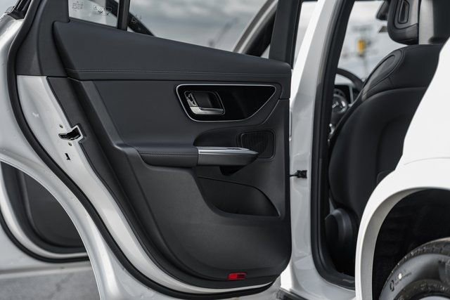 New 2026 Mercedes-Benz GLC 300 4MATIC image 31