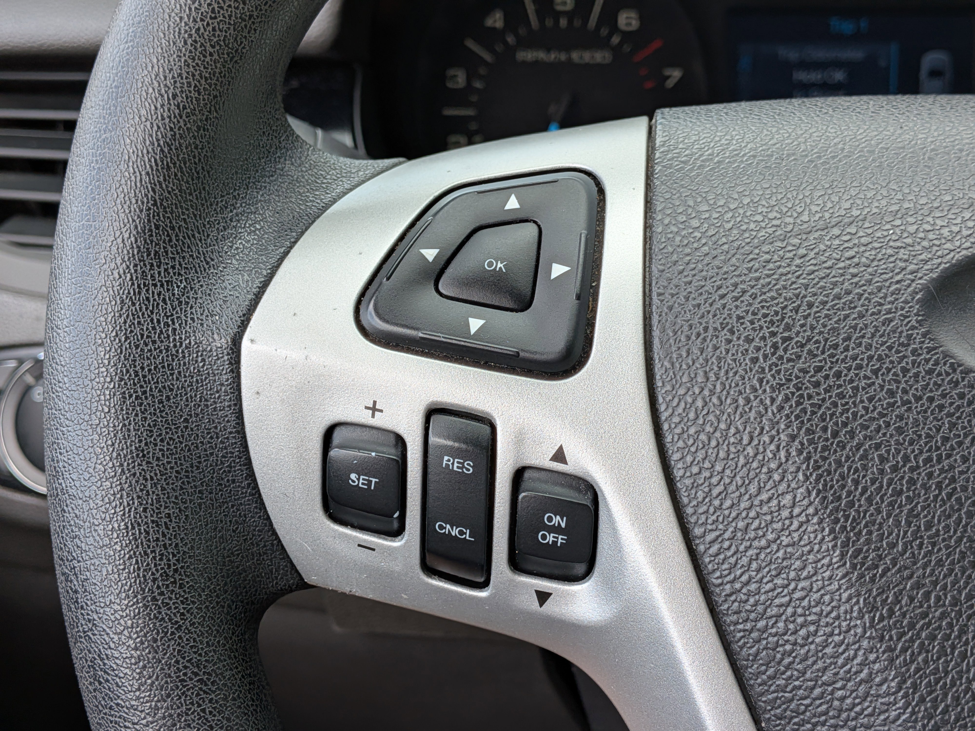 Used 2011 Ford Edge SE image 23